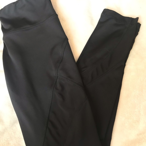 Black leggings with mesh cutouts - Picture 1 of 4